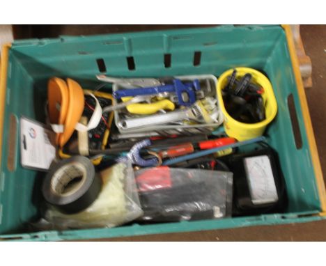 A QUANTITY OF ASSORTED TOOLS