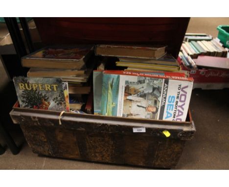 A TIN TRUNK CONTAINING A LARGE QUANTITY OF CHILDREN'S ANNUALS TO INCLUDE RUPERT, BEANO, TEDDY TAIL, ETC  