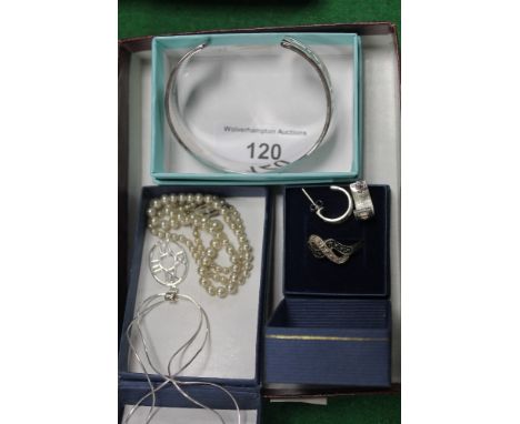 A QUANTITY OF WHITE METAL JEWELLERY TO INCLUDE A RING, EARRINGS, NECKLACE AND A BANGLE
