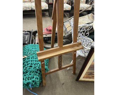 Wooden artists easel/display easel