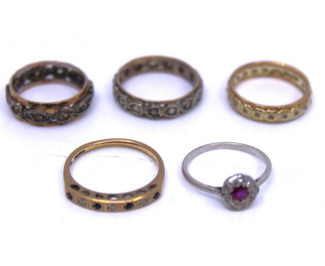 Selection of five rings.  To include 9ct Gold, 9ct Gold & Silver and Unmarked Yellow Metal Rings There is a 9ct Gold Sapphire