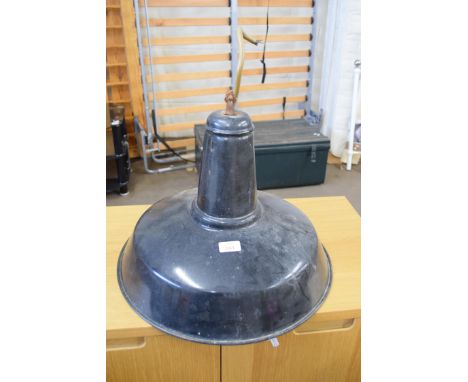 LARGE RETRO ENAMEL FINISH CIRCULAR LIGHT FITTING