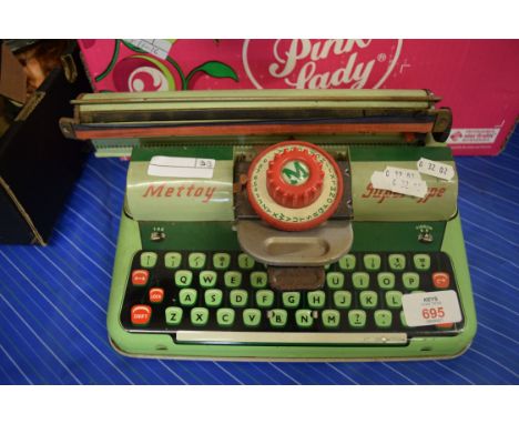METTOY CHILD'S TYPEWRITER