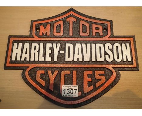 Cast iron Harley Davidson sign, L: 34 cm. P&amp;P Group 1 (£14+VAT for the first lot and £1+VAT for subsequent lots) 