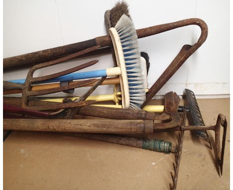 Shelf of mixed garden tools and a galvanised bucket. Not available for in-house P&amp;P, contact Paul O'Hea at Mailboxes on 0