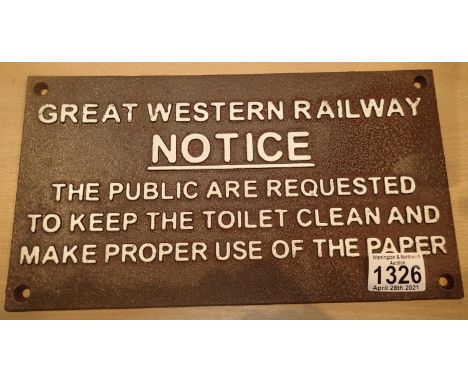 Cast iron Great Western Railway sign, L: 30 cm. P&amp;P Group 1 (£14+VAT for the first lot and £1+VAT for subsequent lots) 