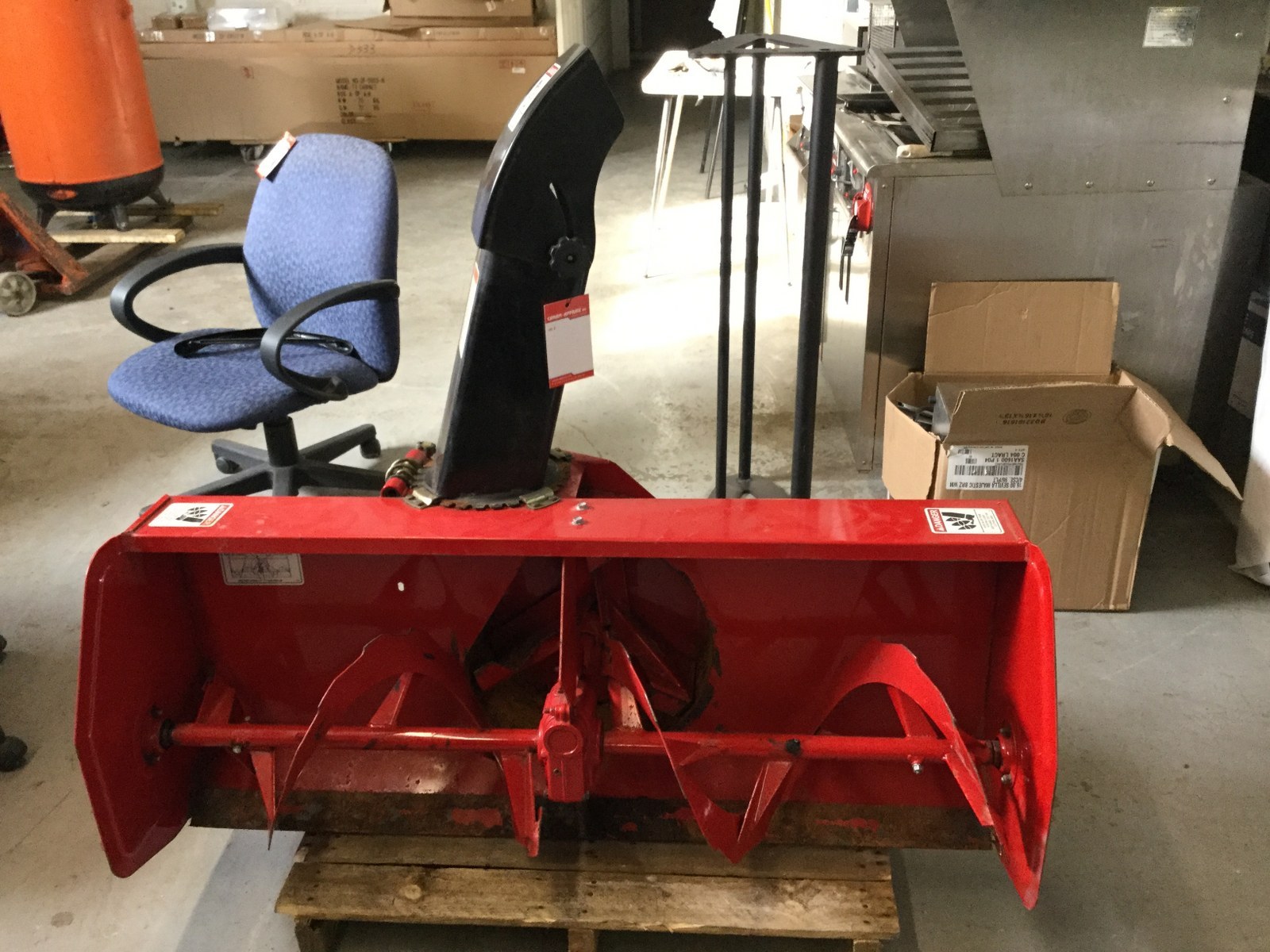 2012 Massey Ferguson GC2600 AWD with Attachments (Snow Plow 2300, Deck