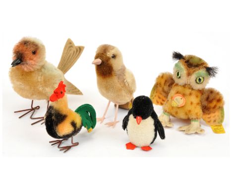 Steiff vintage mohair birds x 4 (plus one unknown): (1) cockerel, 1310, 1953-1958, with button and tag, 3"/8cm; (2) finch (sp