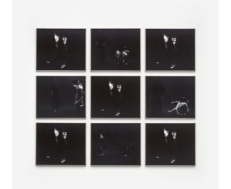 Jürgen Klauke, Spanner (aus der Serie: Very de Nada)9-teilige Photoarbeit: Gelatinesilberabzüge auf Agfa-Papier. Jeweils 51 x