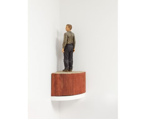 Stephan Balkenhol, EckfigurWawa-Holz, teils farbig gefasst Ca. 69 x 28 x 31 cm.ProvenienzDörrie Priess Galerie, Hamburg (2004