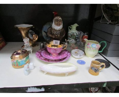 A mixed lot including Royal Worcester, Crown Devon etc