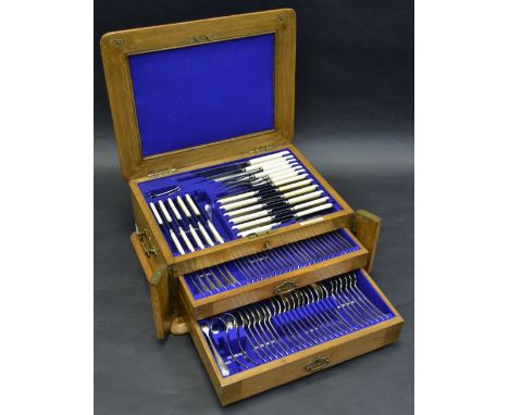 An early 20th century canteen of E.P.N.S. Old English pattern flatware, comprising table forks, table knives, dessert forks, 