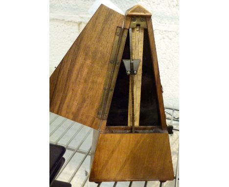 VINTAGE METRONOME. Vintage wood cased metronome