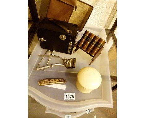 MIXED LOT . Mixed lot of including Ensign 2 1/4 B camera, horn handled folding knife etc 