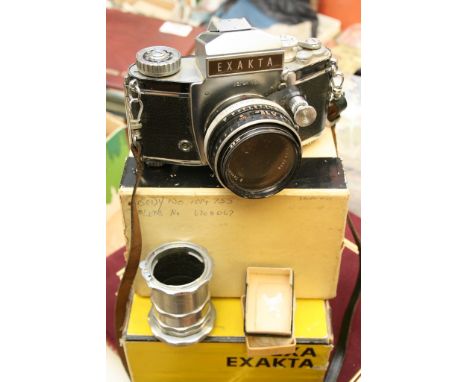 An Exacta Varex 1lb camera with Carl Zeiss lens in original box with instruction leaflet