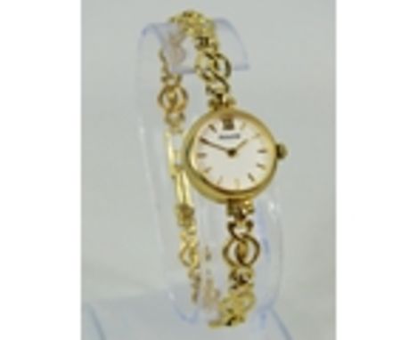 Accurist ladies watch with 9ct case and strap. Total weight 10.1g . Non runner for spares or repairs. See photos.PA458
