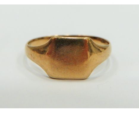 9ct Yellow Gold Signet Ring Finger size 'O-5 to P'     2.0g