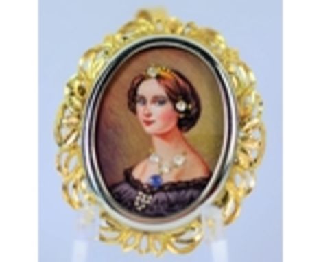 Victorian Revival CZ Jewel set minature portrait pendant/brooch set in an 18ct Yellow Gold Mount. Italian Made. Measures 30mm