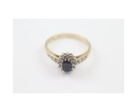 9ct Gold Diamond &amp; Sapphire Oval Cluster Ring (2.4g) 2030674 PA431