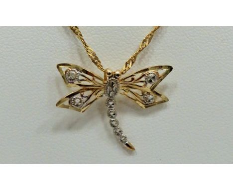 9ct Yellow Gold Dragonfly Marcasite pendant hung on an 18 inch, 9ct Yellow Gold twist Chain. 2.5g Overall. See photos.