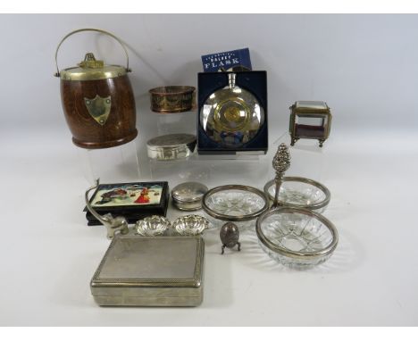 Interesting mixed lot to include a Oak biscuit barrel, Rennie Mackintosh trinket box etc.