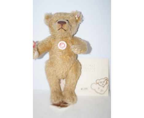 Steiff limited edition teddy bear "Romance" No 01056 -with cert