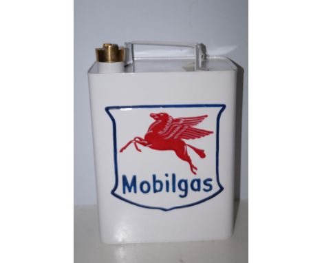 Mobil gas petrol can