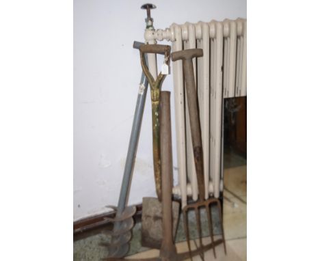 Set of post digging tools