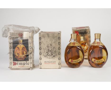 THREE BOXED 75CL BOTTLES OF DIMPLE DELUXE 12 YEARS SCOTCH WHISKY boxes damp affected and TWO UNBOXED DITTO all 40% vol (5)