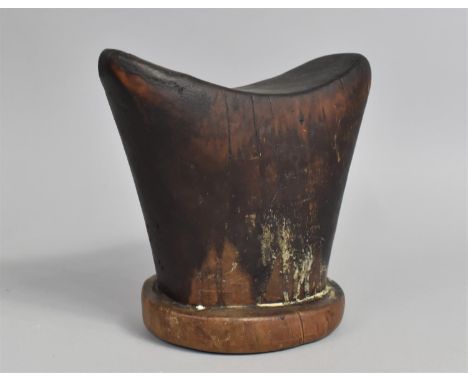 A Vintage Carved Wooden South African Head Rest, 15cms High