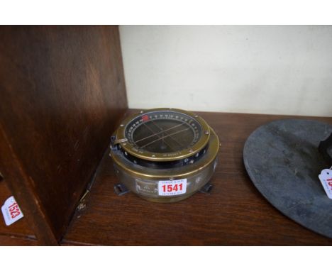 A World War II period brass aeronautical compass, inscribed Type PII, and with government arrow plaque, 14cm diameter. 