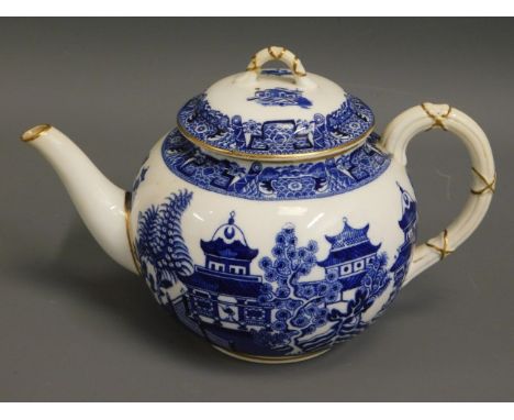 An antique Royal Worcester blue &amp; white transferware teapot, 9.25in at widest