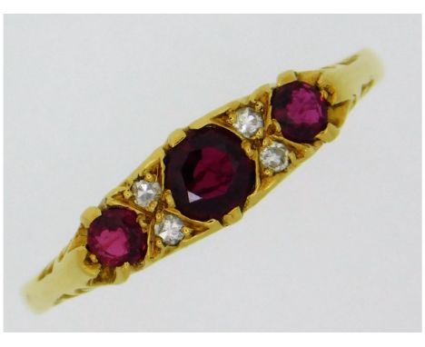 An antique style 18ct gold ring set with ruby &amp; diamond, 2.7g, size O 