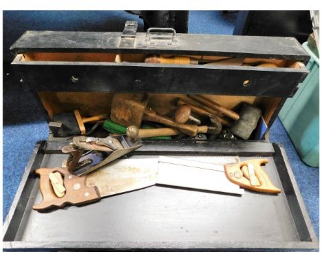 A carpenters tool case with tools including saws &amp; a no.4 plane