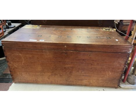 VICTORIAN JOHNNY WALKER WHISKEY TRUNK