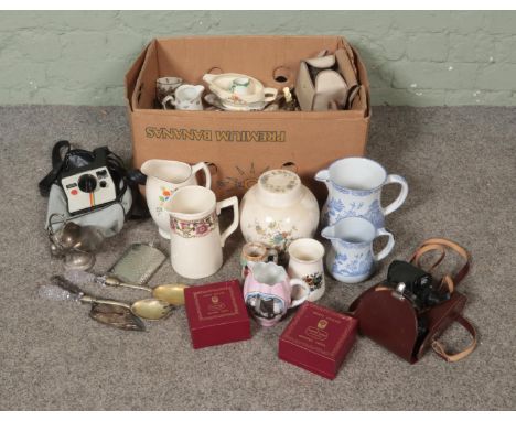 A box of assorted collectables including a large quantity of silver plate and stainless steel cutlery, ceramics including Wad