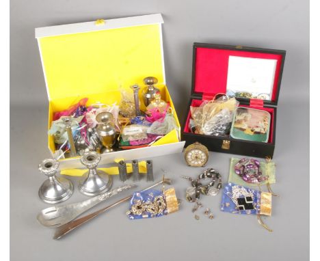 A collection of assorted mostly costume jewellery and collectables to include two pair of silver earrings, Goldbuhl travel al