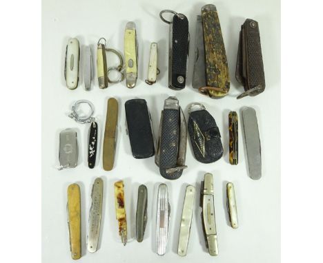 Collection of various pen knives    Condition Report   Click here for further images, condition, auction times & delivery cos