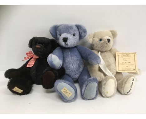 Dean's Ragbook teddy bears including Hogarth membership bear 2007 and Kris Christmas '98 limited edition bear No.'d 67 of 100