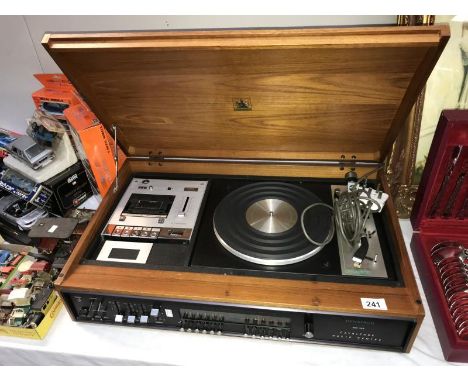 A vintage Dynatron SRX30B cavalcade music centre