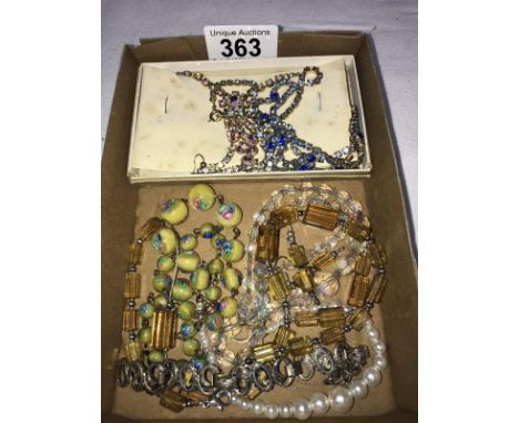A tray of vintage necklaces etc