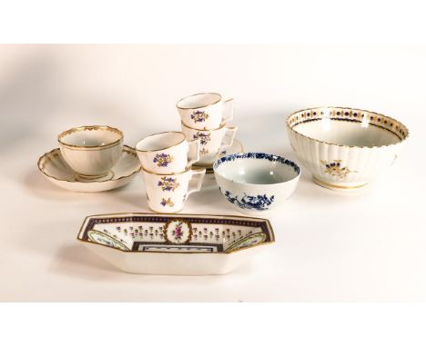 A small collection of 18th / 19th century tea ware to include a first period Worcester tea bowl with feathered moulding, an 1