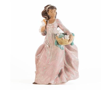 Lladro figure A Basket of Fun 2324 modelled by Regino Torrijos 