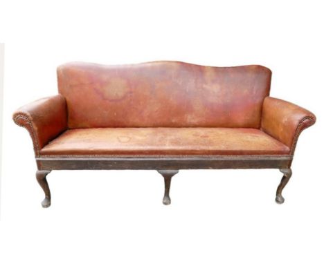 19th century three-legged leather sofa, tavern style. H 99cm x L 206cm x D 63cm 