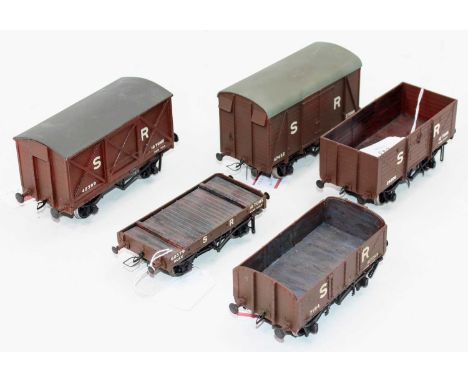 Five kit built 0 gauge Southern wagons, exhibition quality, fine scale wheels, Dingham couplings, all brown; 10 ton outside f