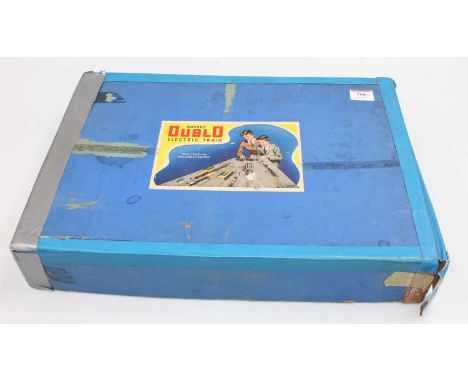 Hornby Dublo post war EDP1 passenger set comprising Sir Nigel Gresley No. 7 loco, red nameplates one corner of one chipped (E