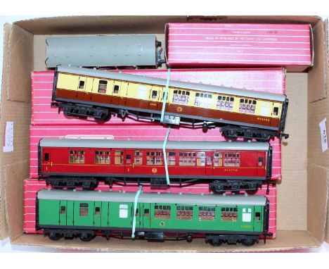 Four Hornby Dublo items of rolling stock all ‘Export’ versions with nut &amp; bolt fitted couplings: 4205 br/2nd Southern cor