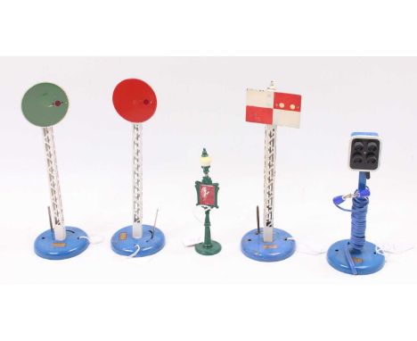 Collection of French Hornby Signals including a pair of circular signals, a box signal, a 4-Aspect colour light and others 