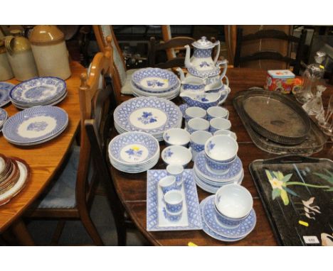 A quantity of Spode tea and dinnerware