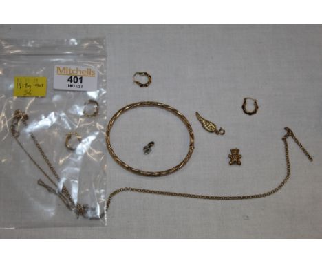 Bag of 9 ct gold and yellow metal jewellery, bangle, earrings, chains etc, weight 19.8 grams